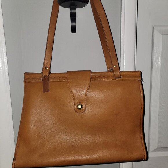 Vintage Coach - Picture 5 of 16